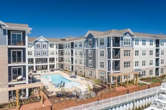 National At Pearl Apartment Virginia Beach